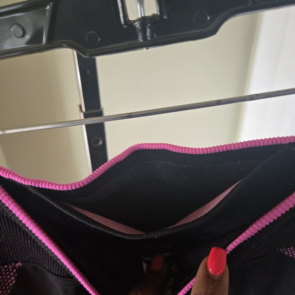 Pink Active Leggings Sz Med Black/Pink - Picture 3 of 6